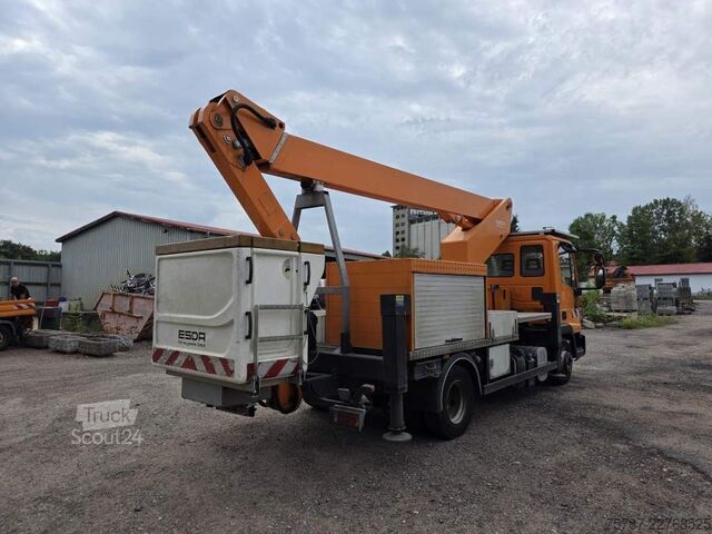 Platformă de lucru montată pe camion IVECO 80E80 Hubsteiger ESDA Typ TG 1800