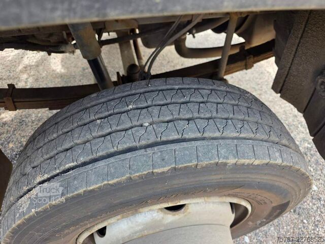 Platformă de lucru montată pe camion IVECO 80E80 Hubsteiger ESDA Typ TG 1800