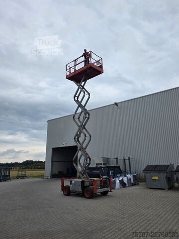 Platformă de lucru Skyjack SJ6832RT 4x4 Diesel, neuer Motor!!!