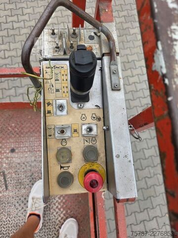 Platformă de lucru Skyjack SJ6832RT 4x4 Diesel, neuer Motor!!!