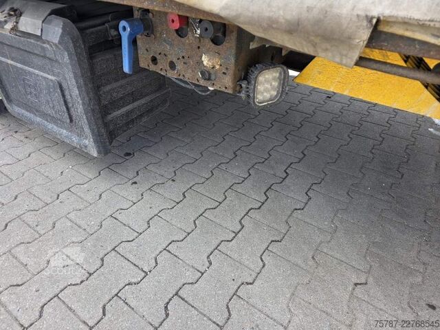Semiremorcă deschisă cu prelată KRONE Gardine Lowliner, Joloda-Schienen, Hubdach