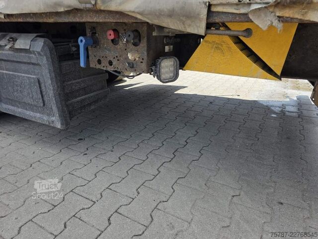 Semiremorcă deschisă cu prelată KRONE Gardine Lowliner, Joloda-Schienen, Hubdach