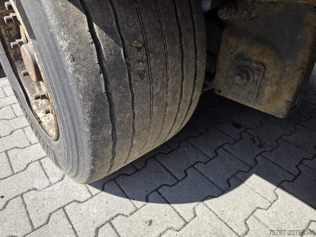 Semiremorcă deschisă cu prelată KRONE Gardine Lowliner, Joloda-Schienen, Hubdach