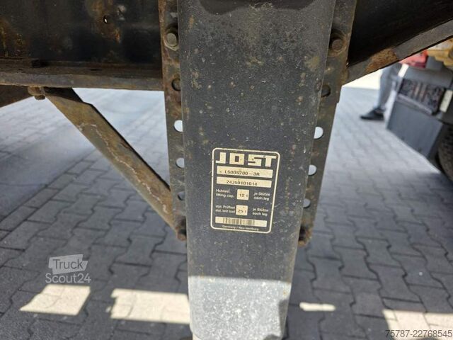 Semiremorcă deschisă cu prelată KRONE Gardine Lowliner, Joloda-Schienen, Hubdach