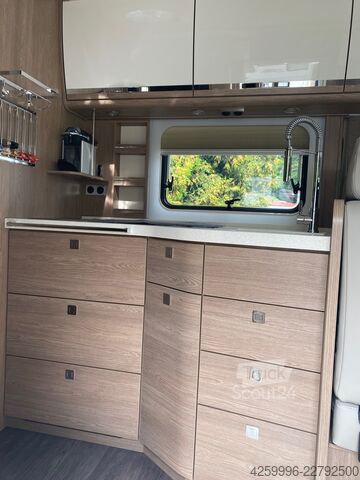 Integrisani kamper Morelo 85L,Klima,Hubst.,MwSt.,TV-Hubbett