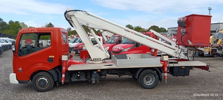 Skriňová dodávka Nissan Cabstar Multitel 160 ALU DS - 16m