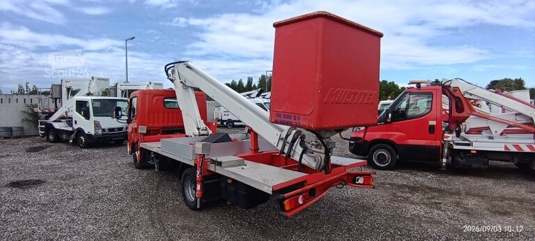 Skriňová dodávka Nissan Cabstar Multitel 160 ALU DS - 16m