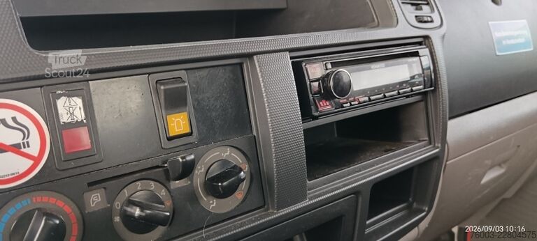 Skriňová dodávka Nissan Cabstar Multitel 160 ALU DS - 16m
