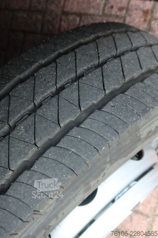 Koffer DAF LF 230 FA Bak +Dhollandia 1500 Kg klep + rolstops
