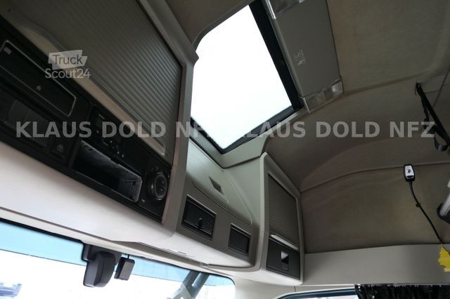 Standard tractor unit VOLVO FH 420 Globetrotter 2-Tanks Euro 6