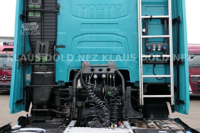 Standard tractor unit VOLVO FH 420 Globetrotter 2-Tanks Euro 6