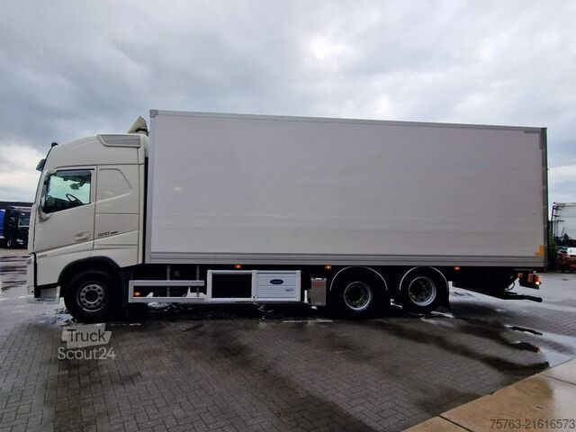 Refrigerated/frozen transport Volvo FH 13.500 Globetrotter XL 6x2 - Carrier Frigo B...