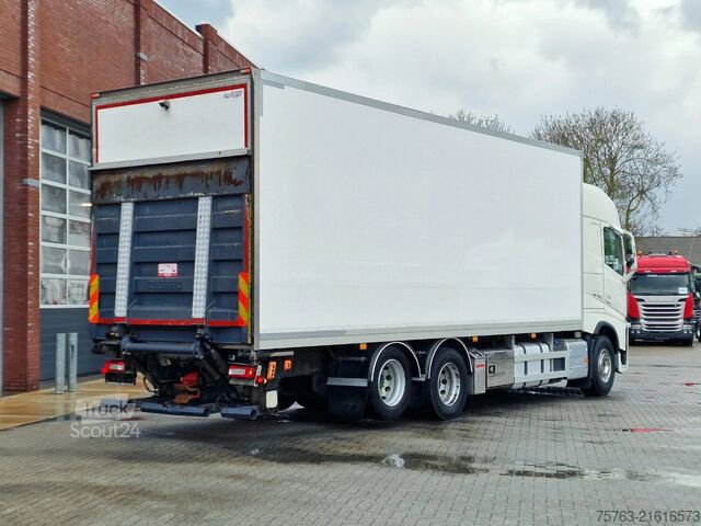 Refrigerated/frozen transport Volvo FH 13.500 Globetrotter XL 6x2 - Carrier Frigo B...