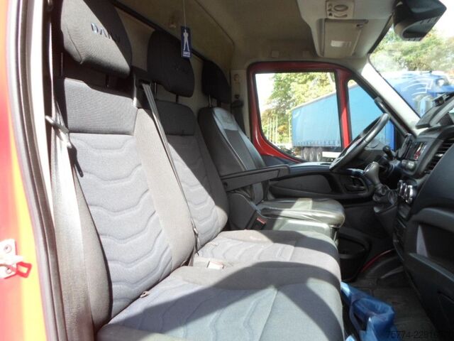 Skapbil IVECO 70 c 18/Koffer/Ladebordwand