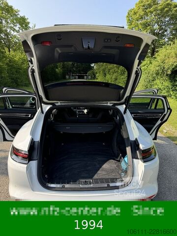 Minibus PORSCHE Panamera GTS Sport Turismo Pano/Headup/Softclose