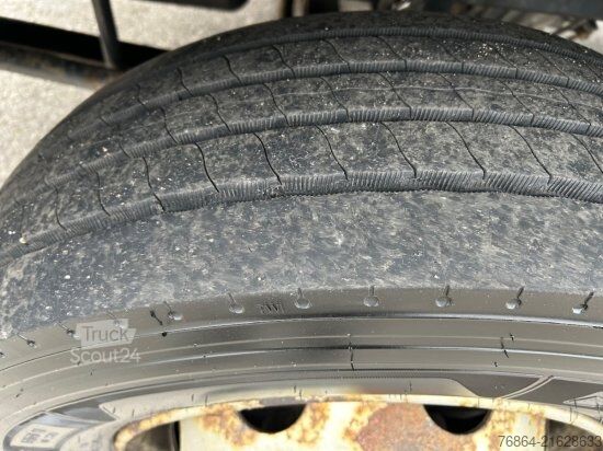 Flatbed truck with tarp IVECO EUROCARGO 120E22 PLANE, SCHALTER LBW