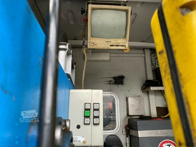 Φορτηγό δεξαμενή κενού MERCEDES-BENZ Sprinter Kasten Hochdach 413 CDI