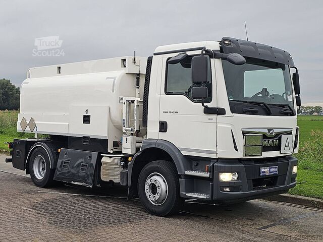 Танкер MAN 15.250 TGM 9000LTR FUEL +PUMP