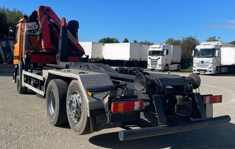 Kranbil Mercedes-Benz Actros Kran Palfinger Abroller Liftachse
