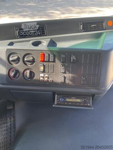 Kranbil Mercedes-Benz Actros Kran Palfinger Abroller Liftachse