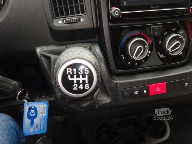 Asuntoauto WEINSBERG CaraTour 130PS Markise Navi Kamera AHK