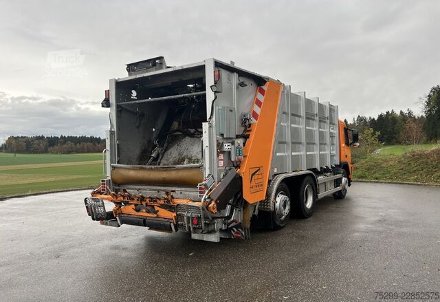 *RHD* 2010 Volvo FM-370 6x2R camion compattatore dei rifiuti Volvo Trucks *RHD* FM-370 6x2R Kehrichtwagen