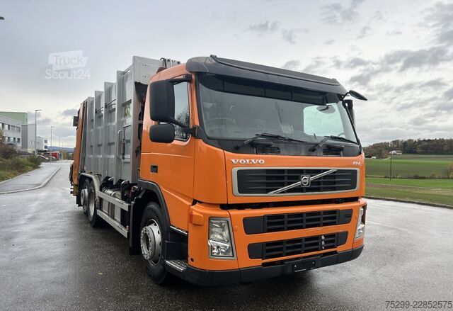 *RHD* 2010 Volvo FM-370 6x2R camion compattatore dei rifiuti Volvo Trucks *RHD* FM-370 6x2R Kehrichtwagen