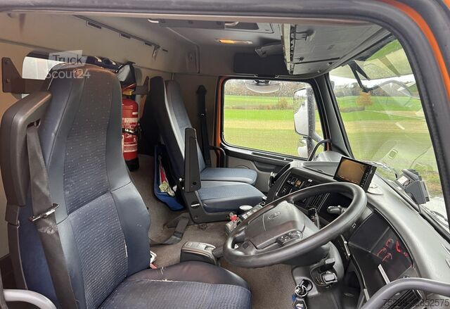 *RHD* 2010 Volvo FM-370 6x2R camion compattatore dei rifiuti Volvo Trucks *RHD* FM-370 6x2R Kehrichtwagen