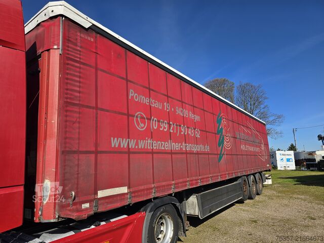 Semi-remorque bâchée Schwatzmüller J Serie