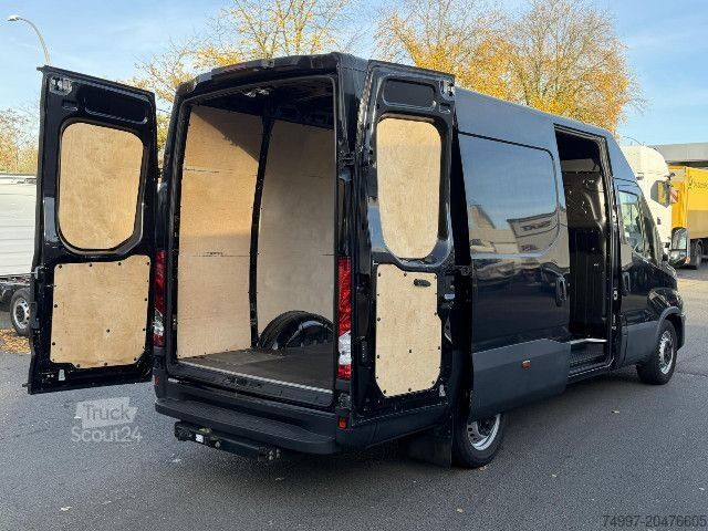 Slēgtais furgons IVECO 35S14HA8 V/P HI-MATIC LED RFK AHK