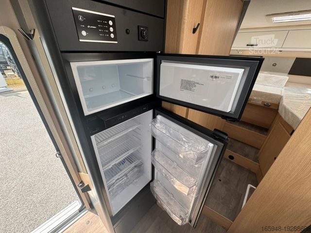 Teilintegriertes Wohnmobil SUNLIGHT * T 68 *Automatik**Hubbett**schwarz*