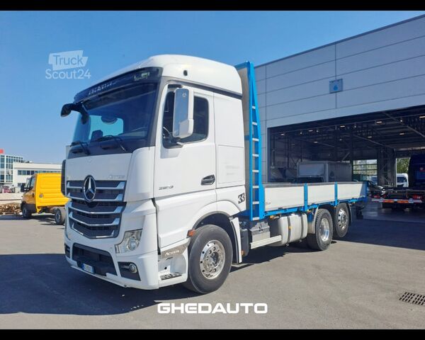 Стандартен влекач Mercedes-Benz MERCEDES ACTROS 2553 CASSONE TRASPORTO FIENO