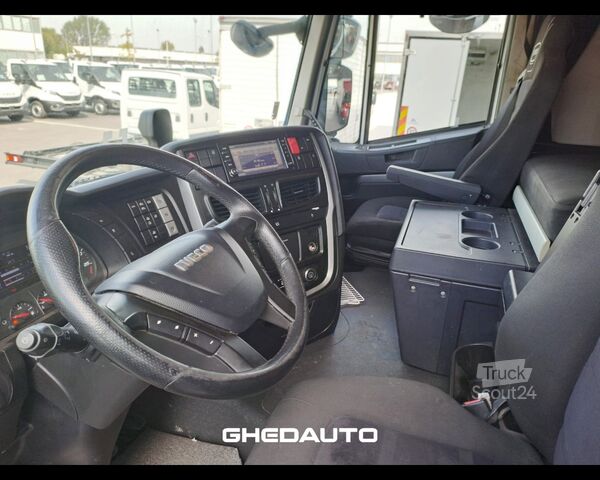 Tracteur routier standard IVECO TRATTORE STRADALE IVECO STRALIS 460 LNG METANO