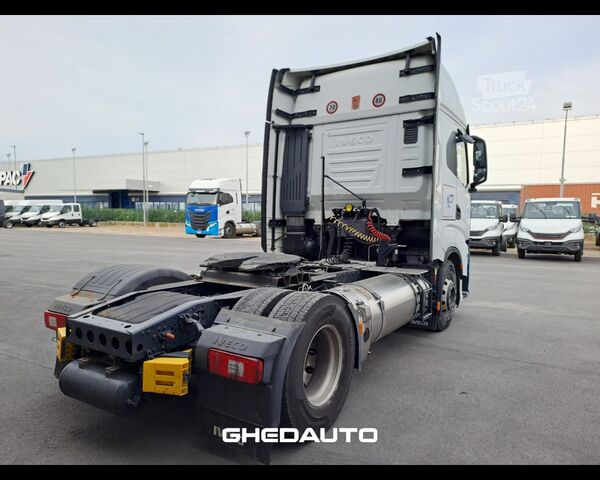 Standardni vlačilec IVECO TRATTORE STRADALE S-WAY 460 LNG METANO