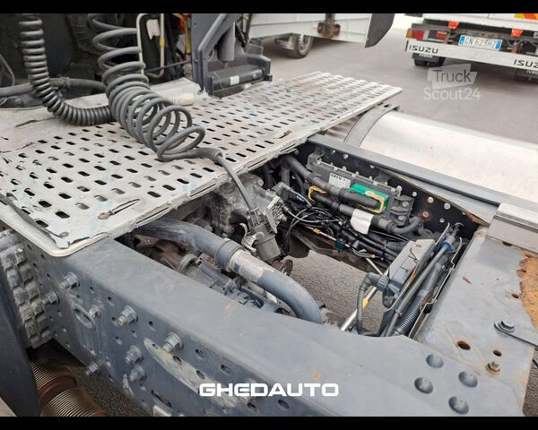 Standardni vlačilec IVECO TRATTORE STRADALE S-WAY 460 LNG METANO