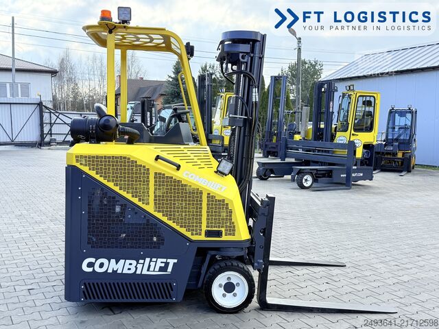 Carretilla retráctil de 4 vías Combilift CB2500 GAS TRIPLEX 4900 FORK POSITIONER
