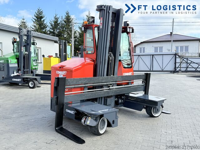 Carretilla retráctil de 4 vías Combilift C3000ET TRIPLEX 5940 WIDE FORK POSITIONE