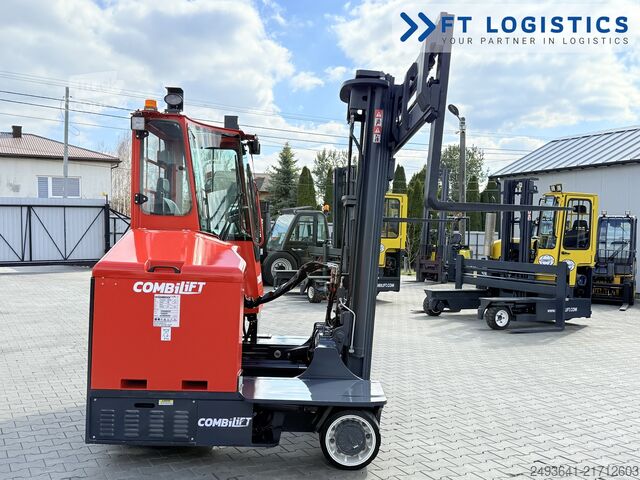 Carretilla retráctil de 4 vías Combilift C3000ET TRIPLEX 5940 WIDE FORK POSITIONE