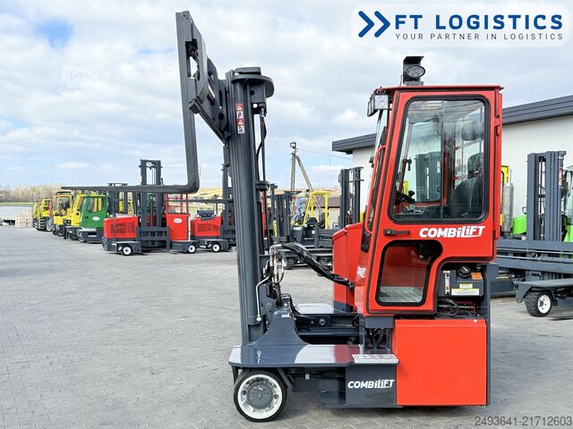 Carretilla retráctil de 4 vías Combilift C3000ET TRIPLEX 5940 WIDE FORK POSITIONE