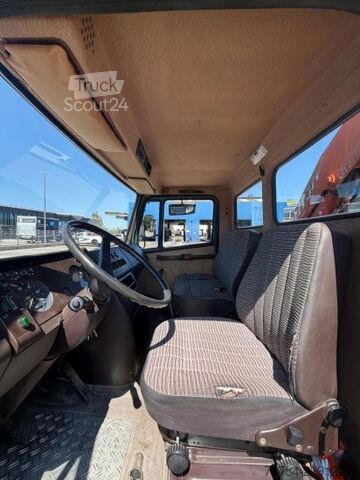 Pritschenwagen MERCEDES-BENZ 609D KRAN AHK SUPER ZUSTAND!