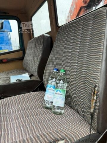 Pritschenwagen MERCEDES-BENZ 609D KRAN AHK SUPER ZUSTAND!