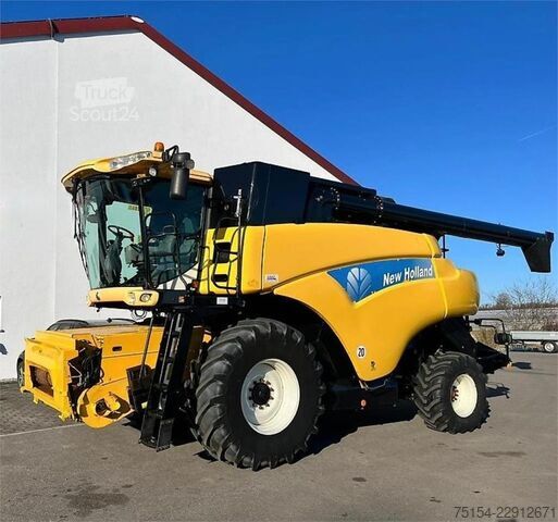  New Holland CR 980 mit Smart Steer Lenksystem, Schneidwerk opt