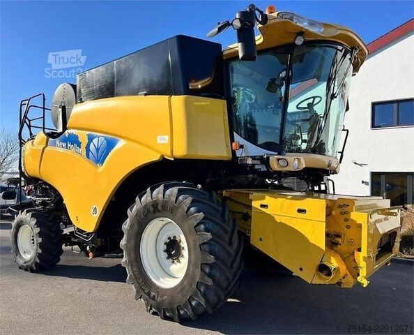  New Holland CR 980 mit Smart Steer Lenksystem, Schneidwerk opt