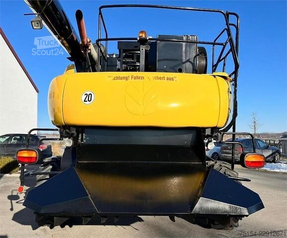 New Holland CR 980 mit Smart Steer Lenksystem, Schneidwerk opt