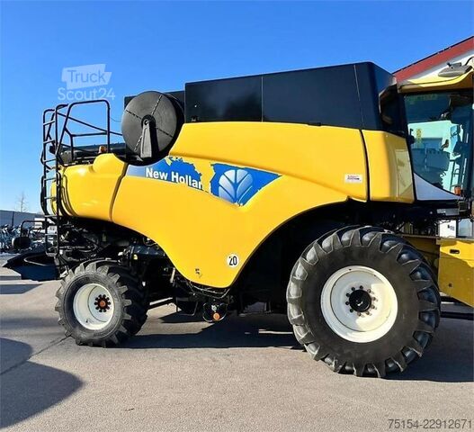  New Holland CR 980 mit Smart Steer Lenksystem, Schneidwerk opt