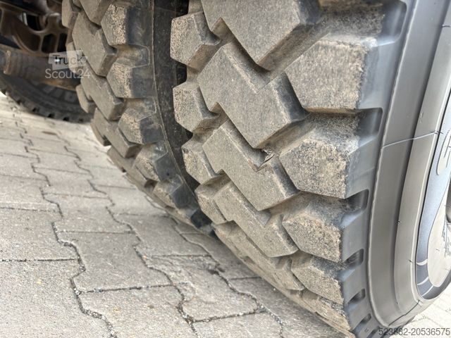 Standardowy ciągnik siodłowy MAN TGS18.500 4x4H*Allrad*Motor NEU*2-KreisHydraulik