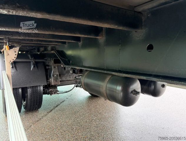 Furgonska polprikolica PACTON TBD 122 TAIL LIFT STEERING AXLE 1075x250x230 INS