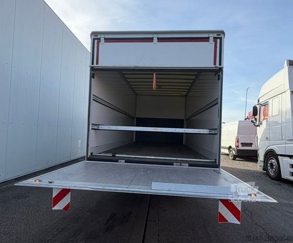 Furgon skrzyniowy MITSUBISHI Fuso Canter 7C18 3-Sitzer Klima Ladebordwand