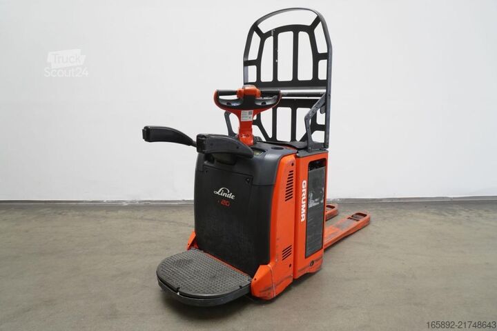 Transpallet elettrico con operatore a bordo in piedi Linde T 20 AP 131