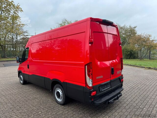 Furgão de painéis IVECO Daily 35S16 Hi-Matic Kastenwagen L2H2*2 Stück*